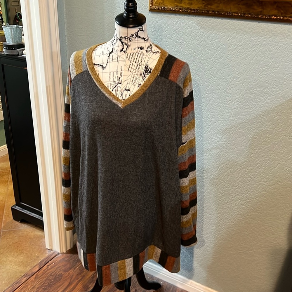 Gray v neck sweater